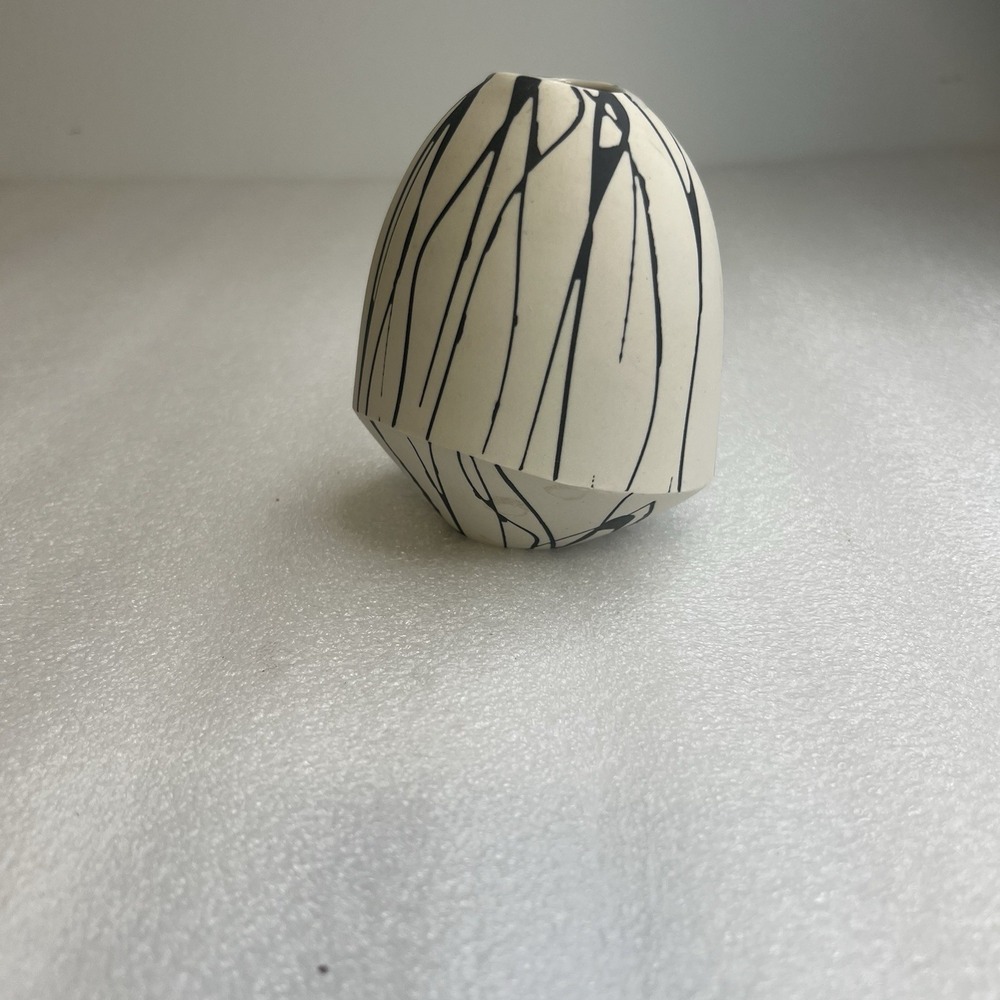 Paint Splatter Bud Vase By Bean‎ And Bailey Ceramics Anthropologie - Picture 8 of 12